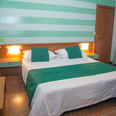 Albergo Glory 보르게토 산토 스피리토 외부 사진