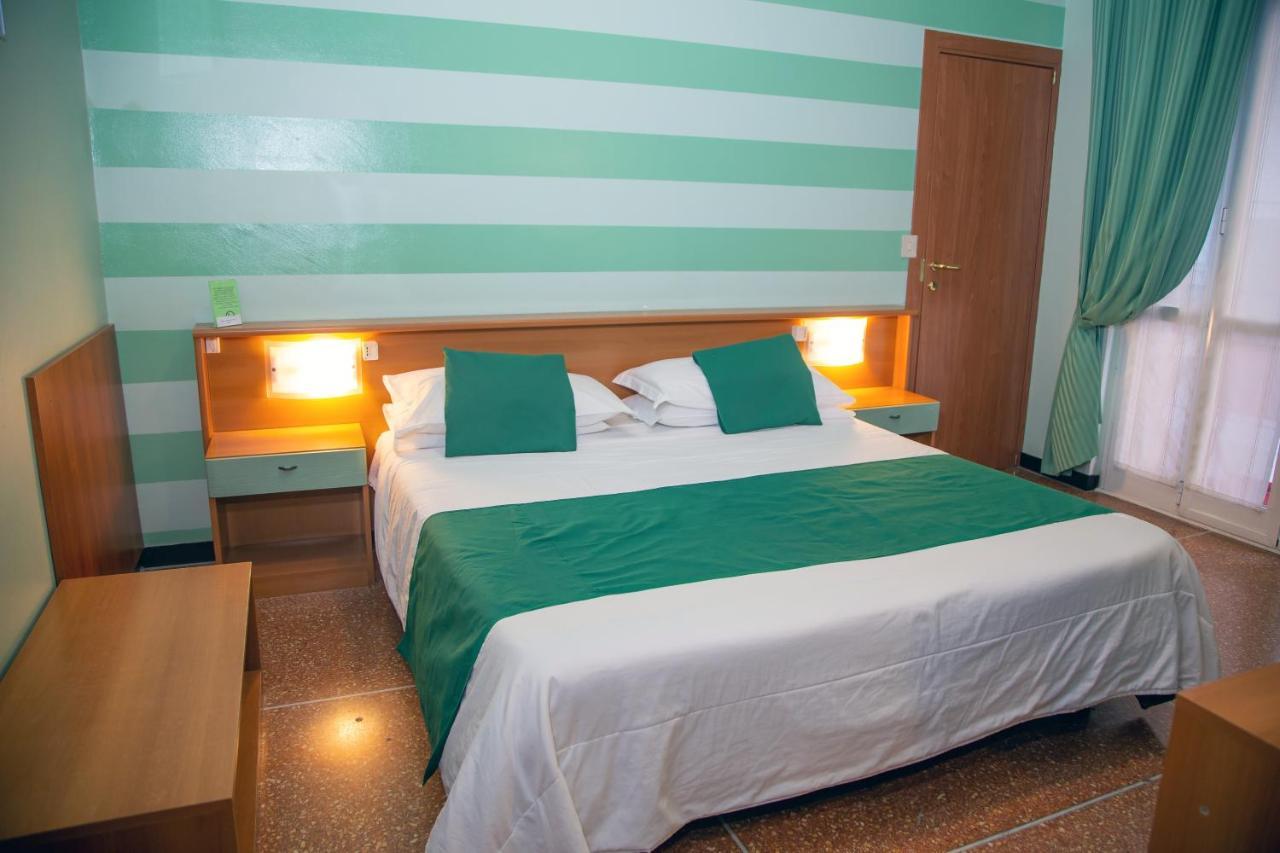 Albergo Glory 보르게토 산토 스피리토 외부 사진
