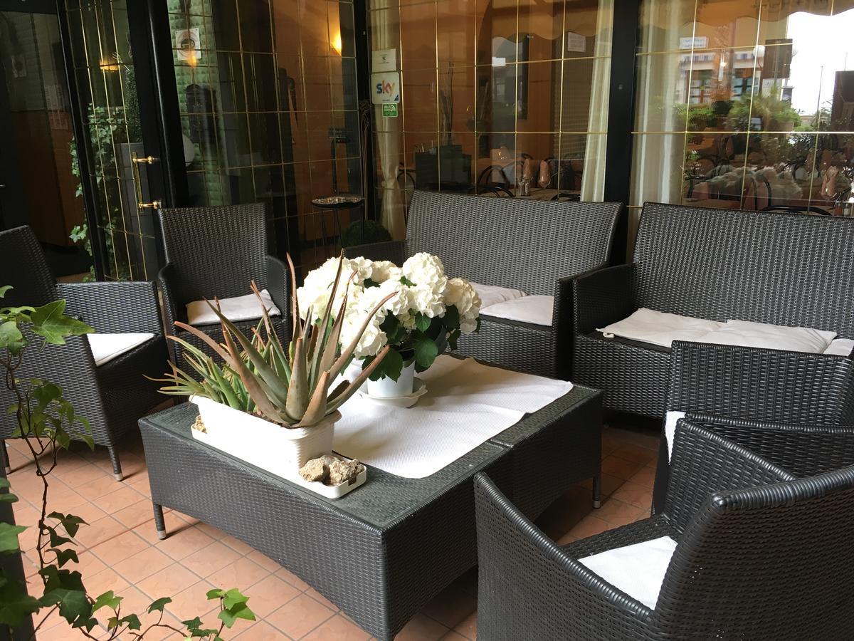 Albergo Glory 보르게토 산토 스피리토 외부 사진