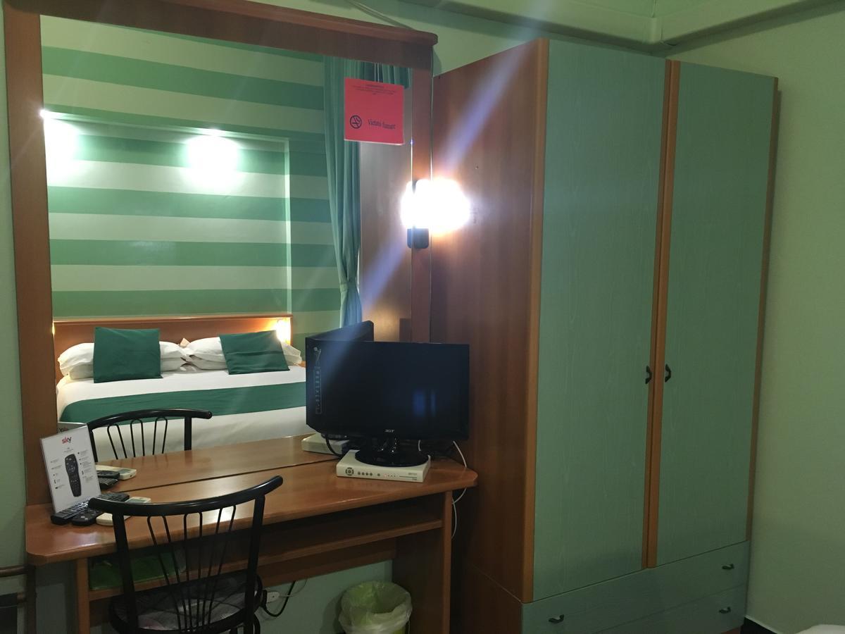 Albergo Glory 보르게토 산토 스피리토 외부 사진