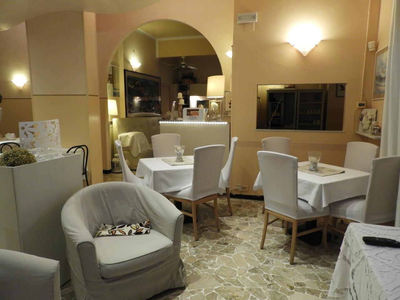 Albergo Glory 보르게토 산토 스피리토 외부 사진
